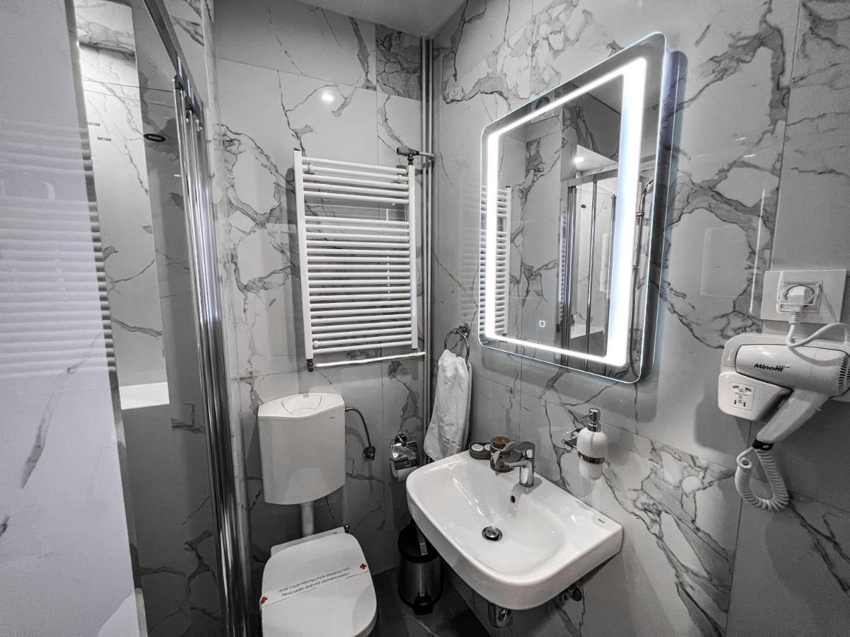 Hotel Laktaši Екстериор снимка