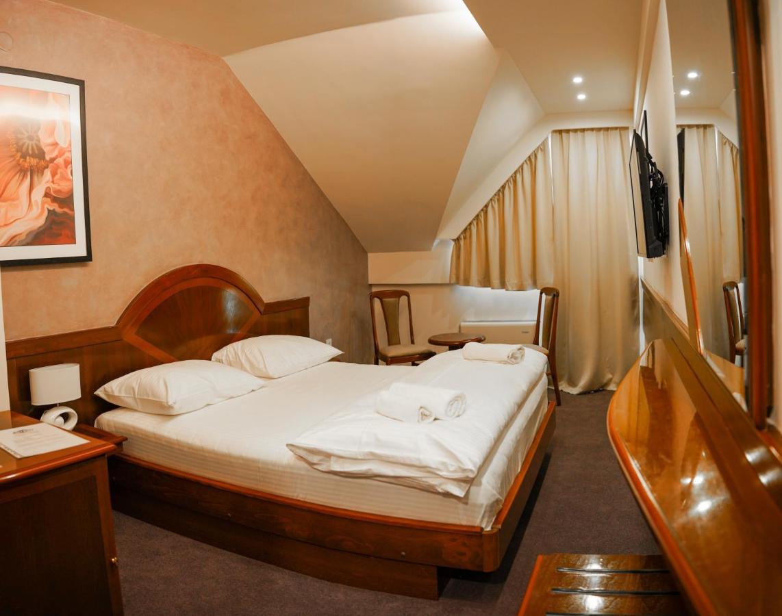 Hotel Laktaši Екстериор снимка