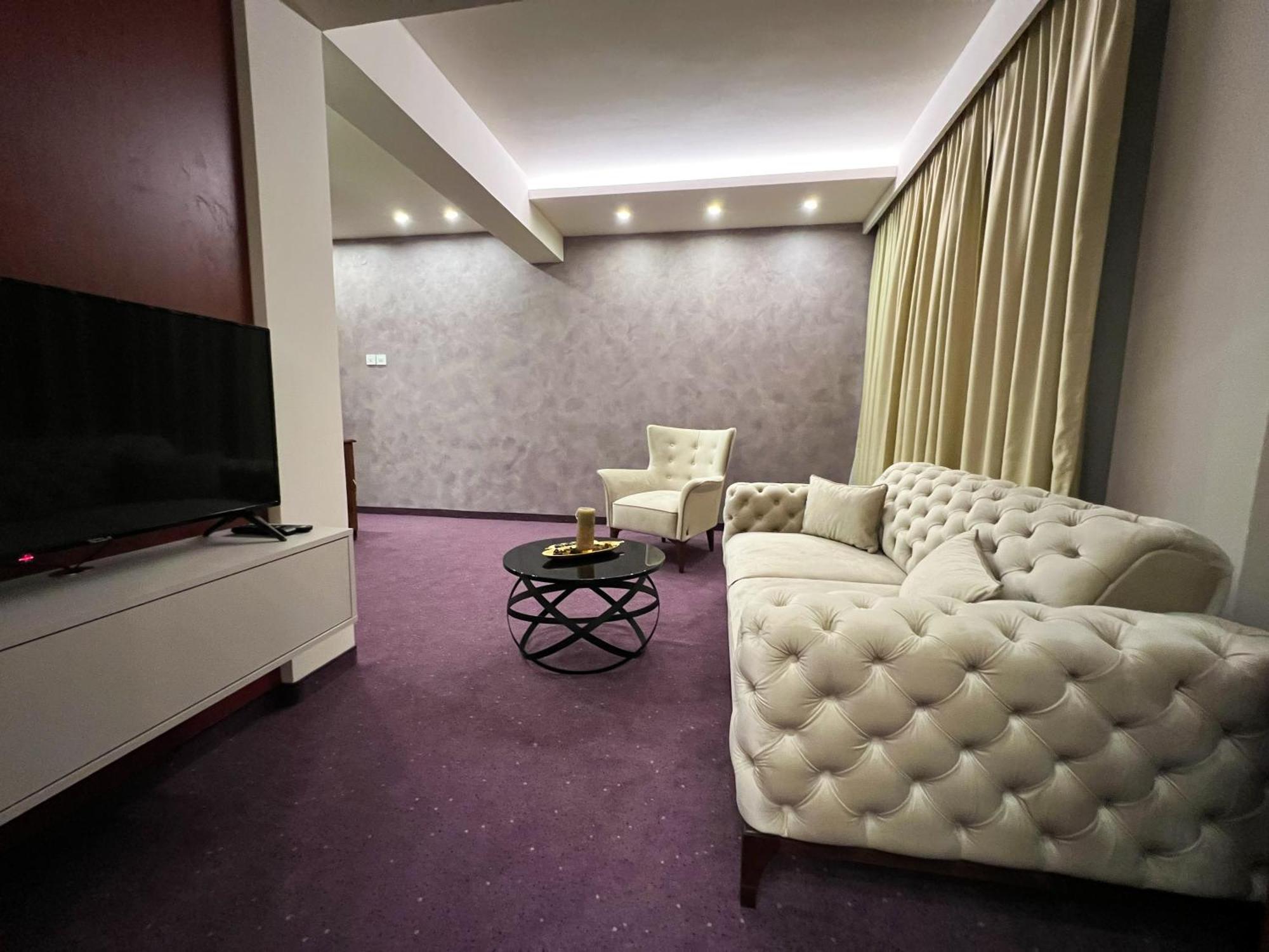 Hotel Laktaši Екстериор снимка