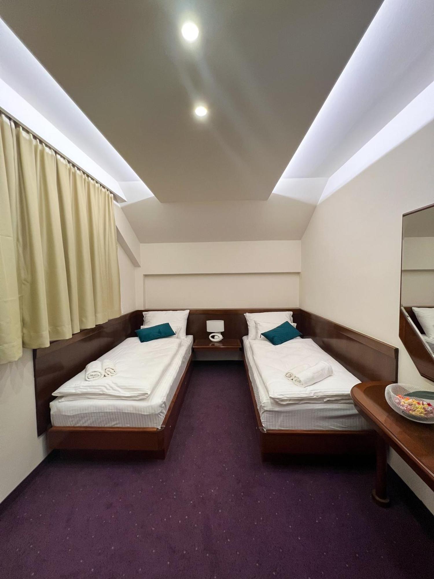 Hotel Laktaši Екстериор снимка